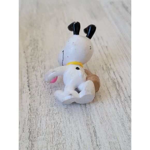 Applause Snoopy Easter egg basket toy figure - Picture 5 of 5